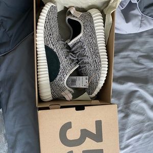 Yeezy Turtle Dove